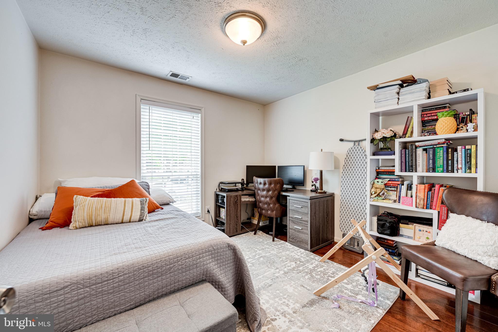 10130 Oakton Terrace Road, Unit 10130 Oakton, VA 22124 - Photo 22 of 33