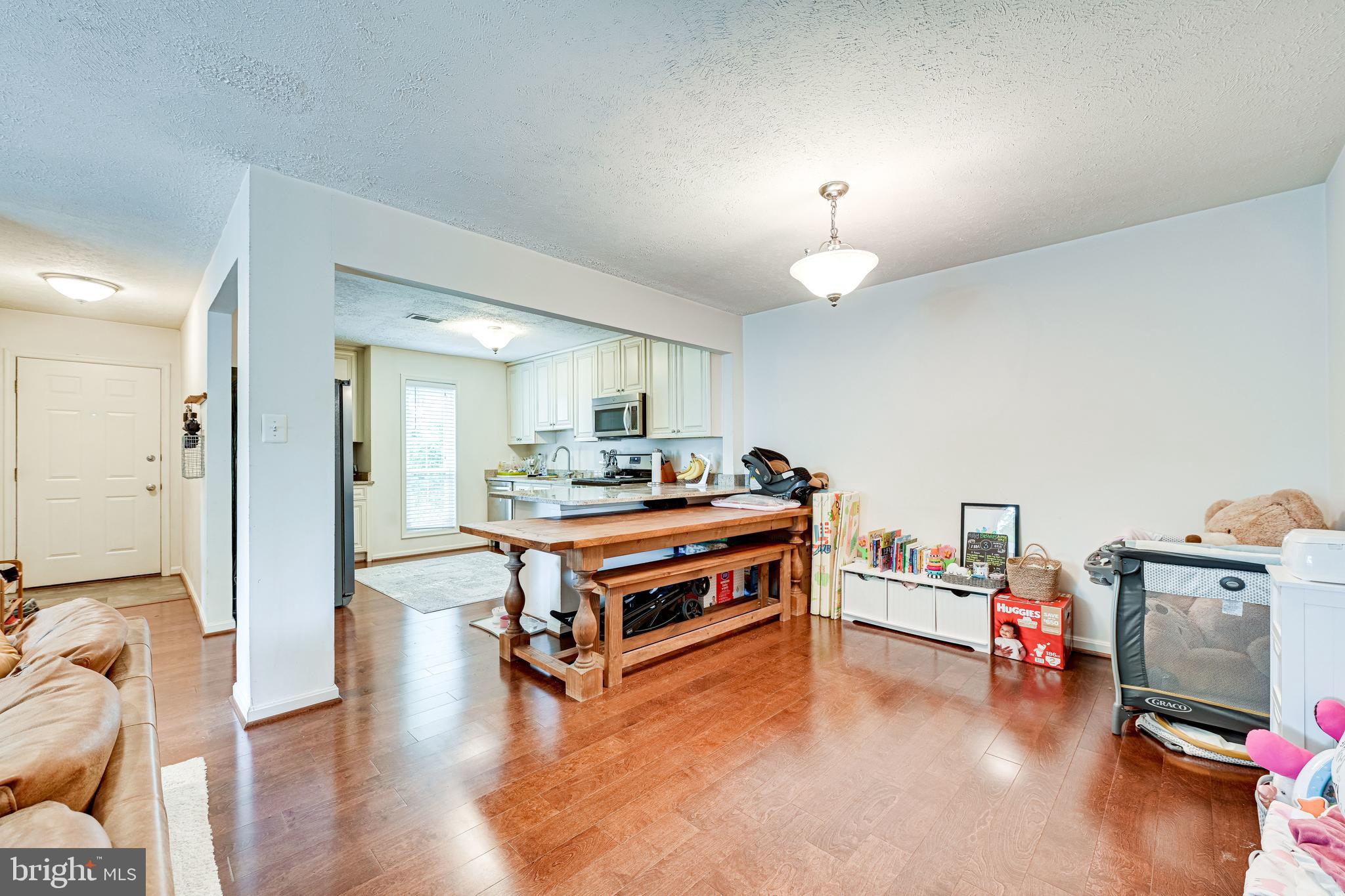 10130 Oakton Terrace Road, Unit 10130 Oakton, VA 22124 - Photo 27 of 33
