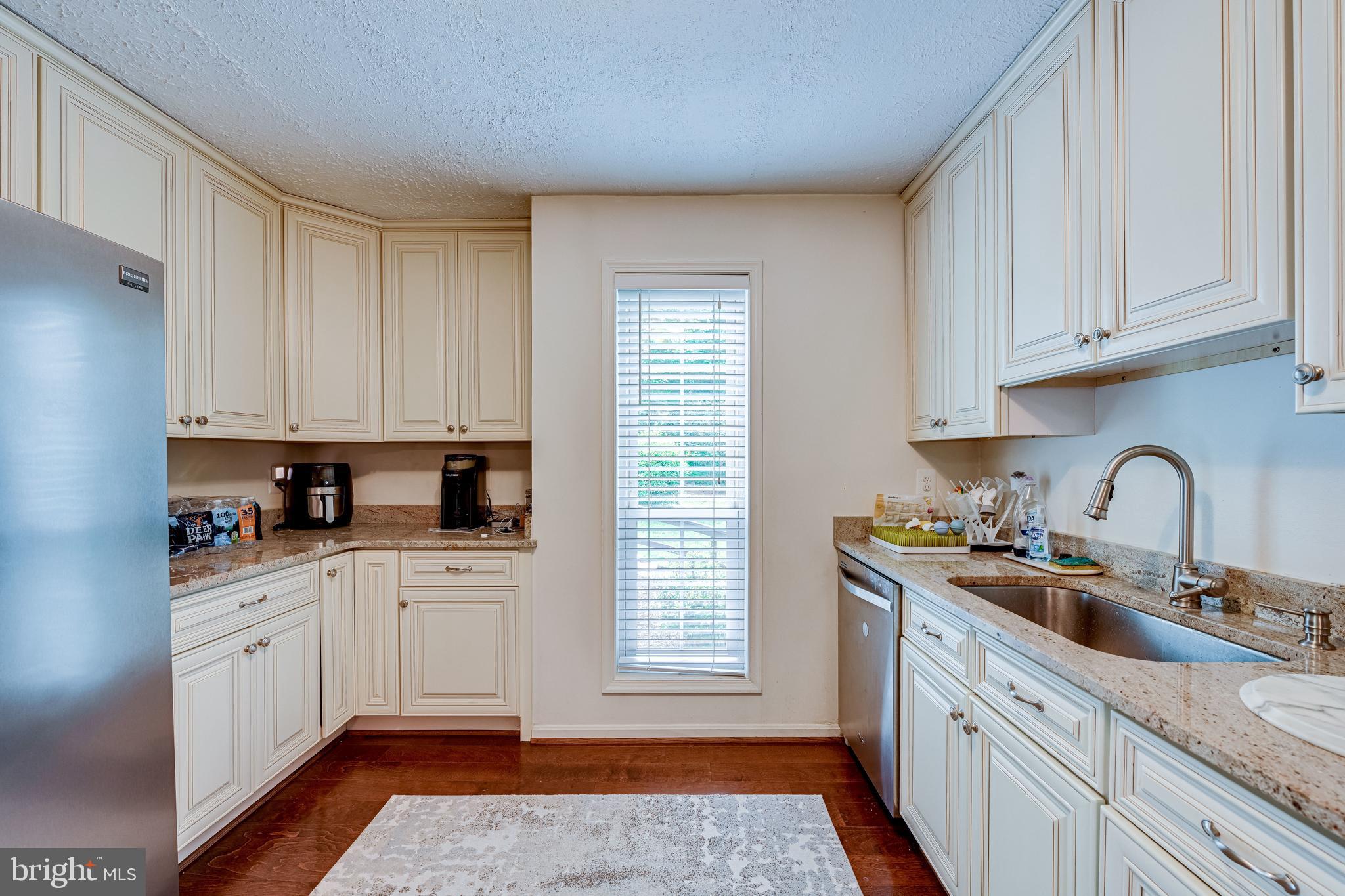 10130 Oakton Terrace Road, Unit 10130 Oakton, VA 22124 - Photo 28 of 33
