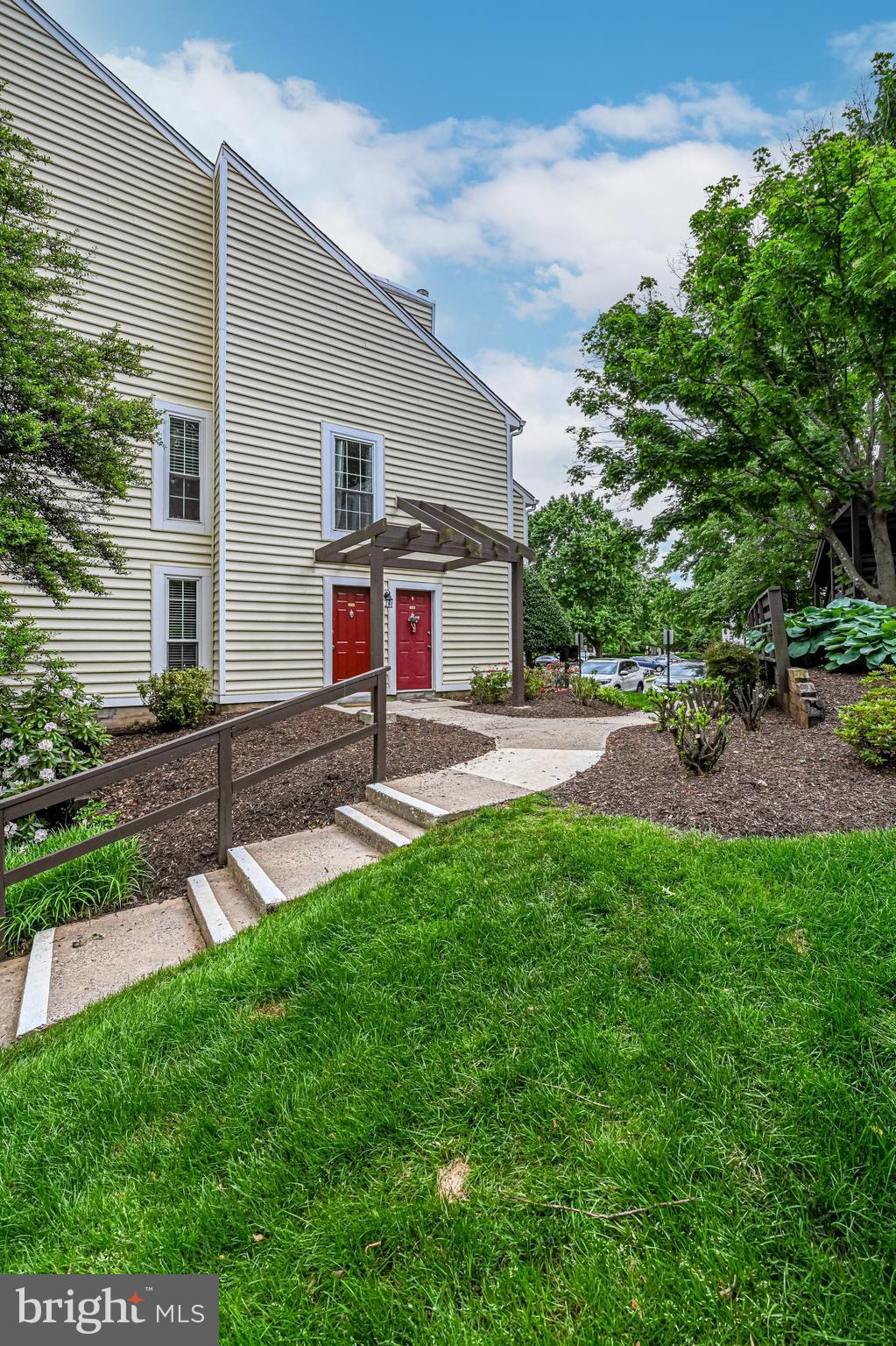 10130 Oakton Terrace Road, Unit 10130 Oakton, VA 22124 - Photo 3 of 33