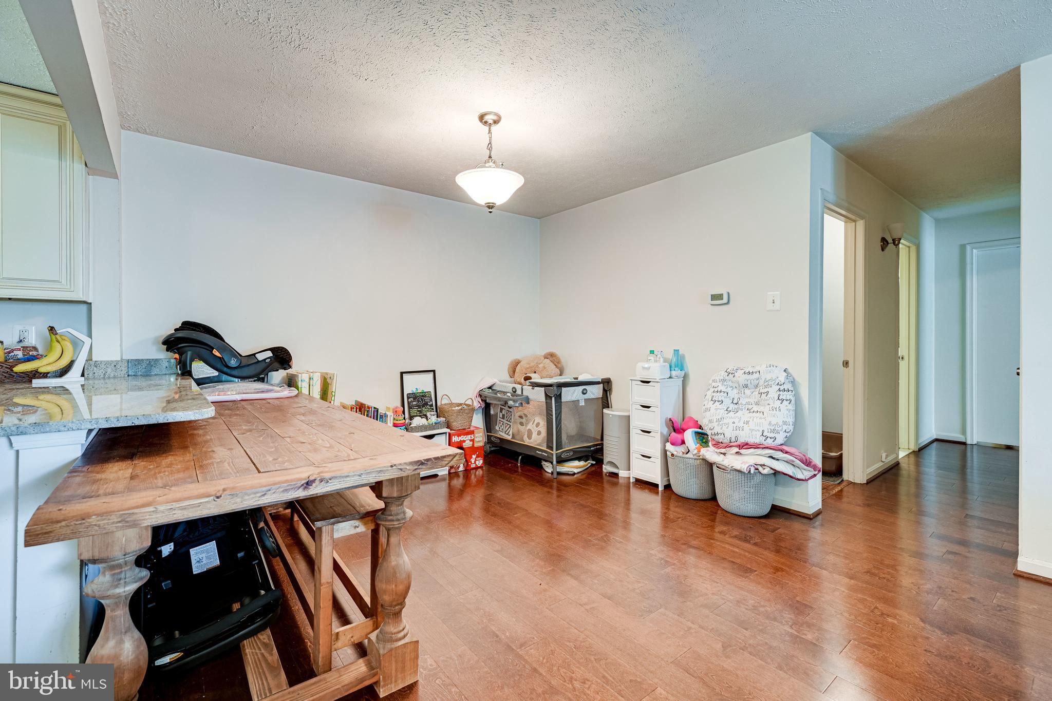10130 Oakton Terrace Road, Unit 10130 Oakton, VA 22124 - Photo 8 of 33