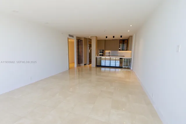 $10,500 | 251 Crandon Boulevard, Unit 1228, Key Biscayne, FL 33149