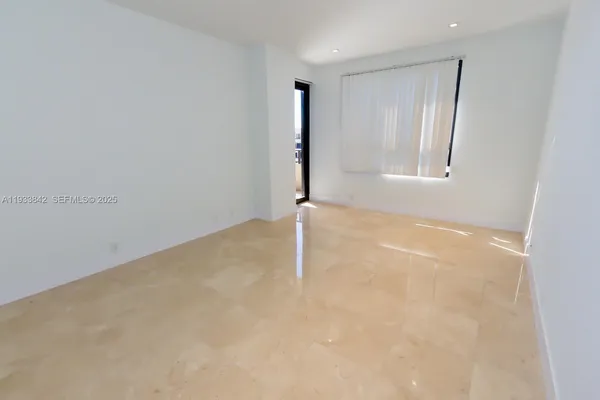 $9,200 | 251 Crandon Boulevard, Unit 1228, Key Biscayne, FL 33149