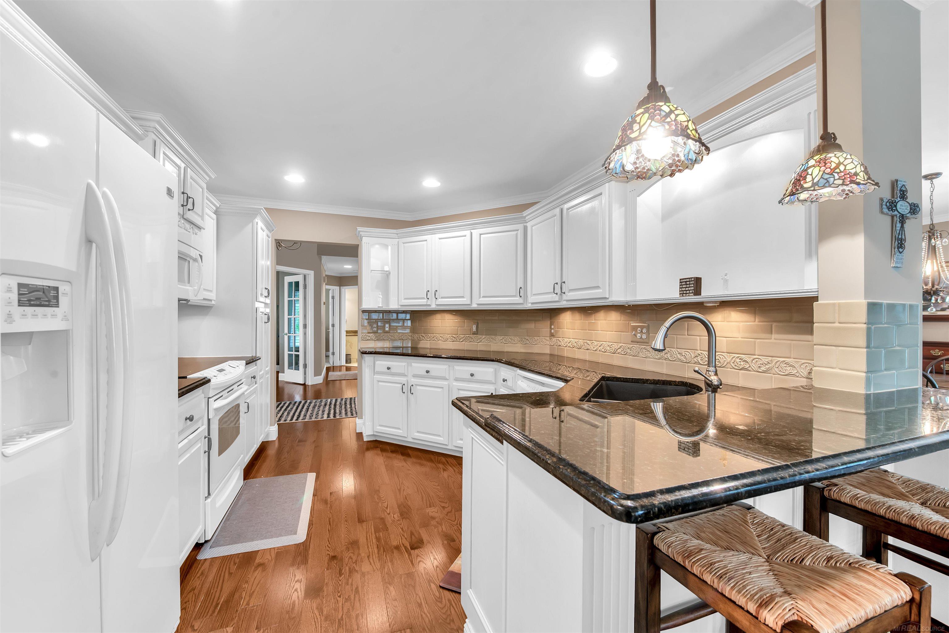 3111 Fairgrove Terrace Rochester, MI 48309 - Photo 16 of 35 50083664-15.JPG
