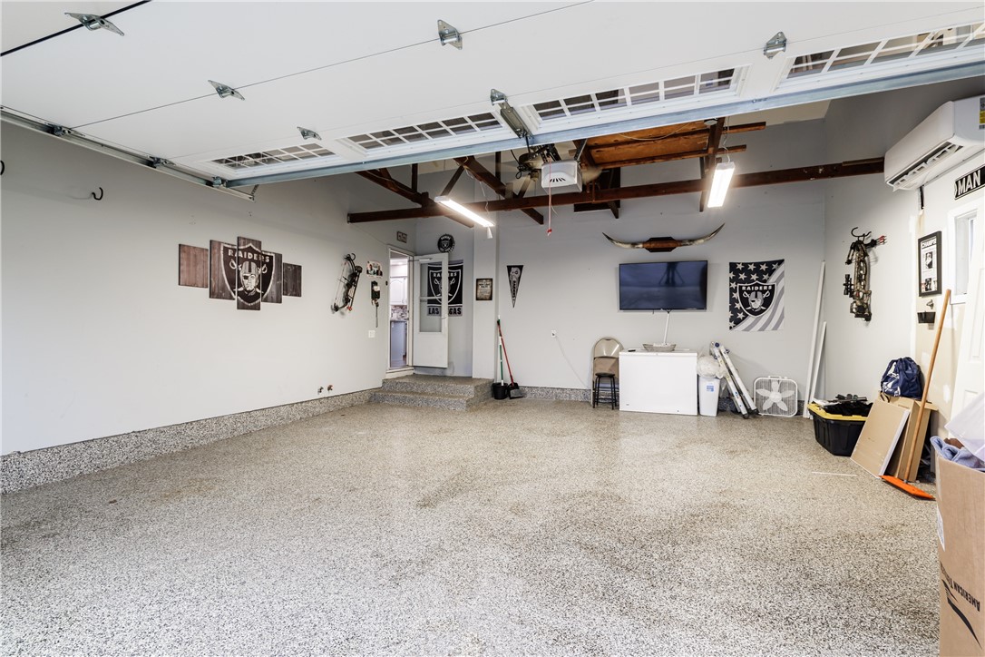 218 Frisbee Hill Road Greece, NY 14468 - Photo 4 of 34