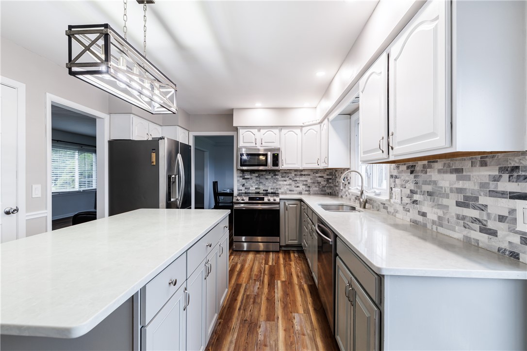 218 Frisbee Hill Road Greece, NY 14468 - Photo 10 of 34