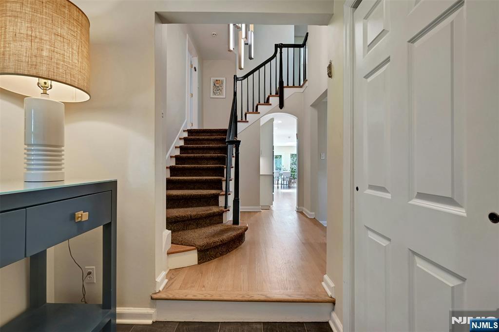 626 Sunderland Road Teaneck, NJ 07666 - Photo 4 of 40 Gallery Image 4