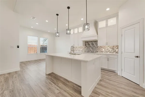 $2,800 | 1708 Prestwick Lane, Ennis, TX 75119