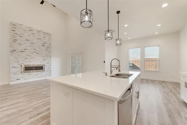 $2,800 | 1708 Prestwick Lane, Ennis, TX 75119