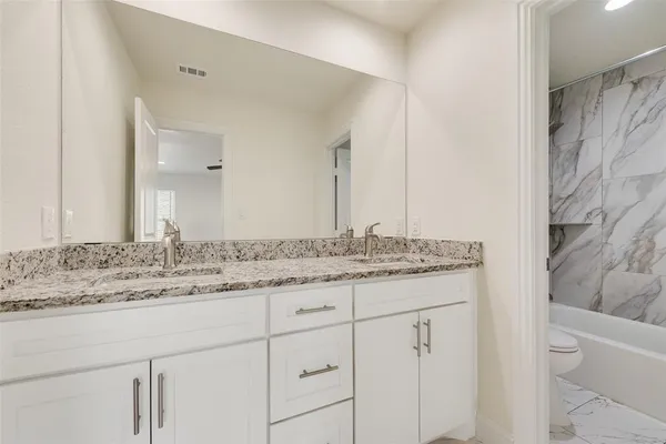 $2,800 | 1708 Prestwick Lane, Ennis, TX 75119