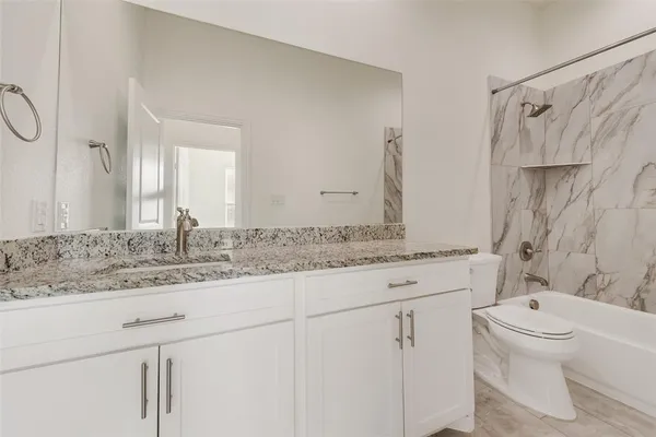 $2,800 | 1708 Prestwick Lane, Ennis, TX 75119