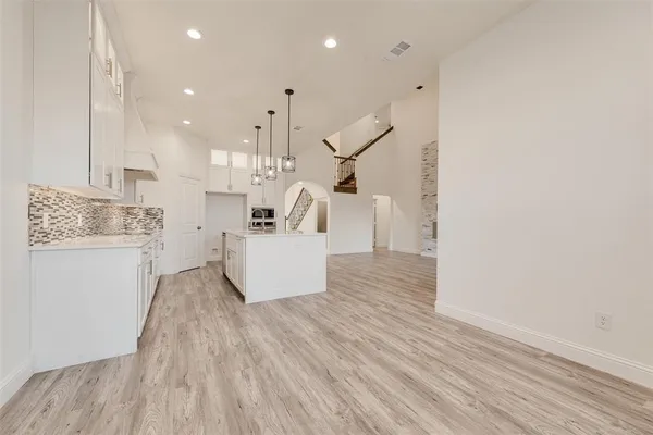 $2,800 | 1708 Prestwick Lane, Ennis, TX 75119