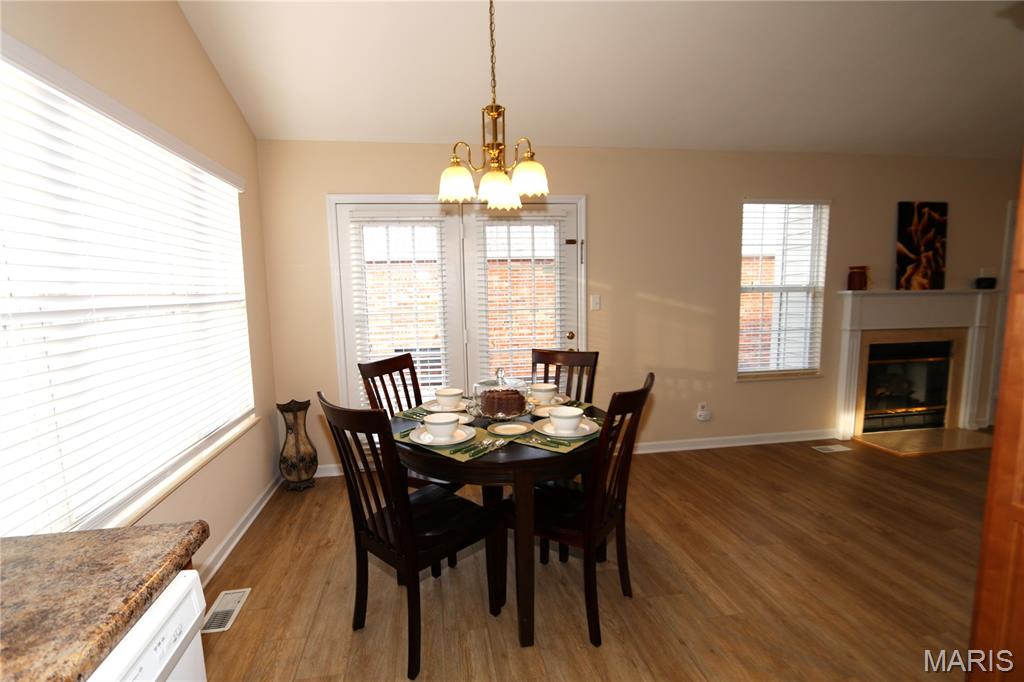 853 Du Pre Court St. Peters, MO 63376 - Photo 11 of 31