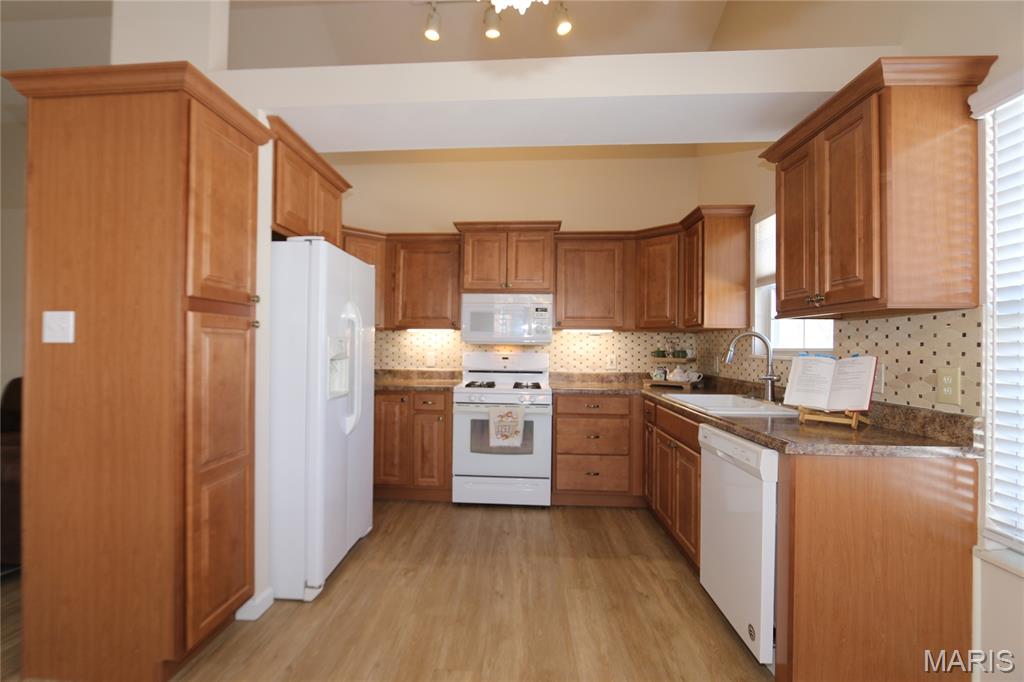 853 Du Pre Court St. Peters, MO 63376 - Photo 12 of 31