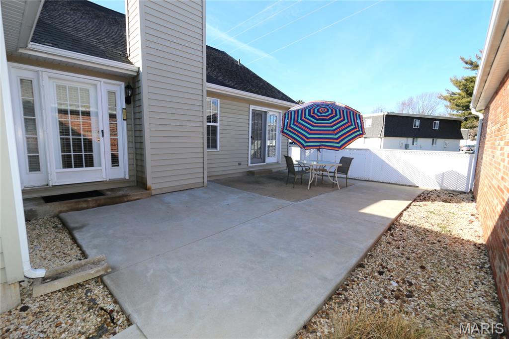 853 Du Pre Court St. Peters, MO 63376 - Photo 2 of 31