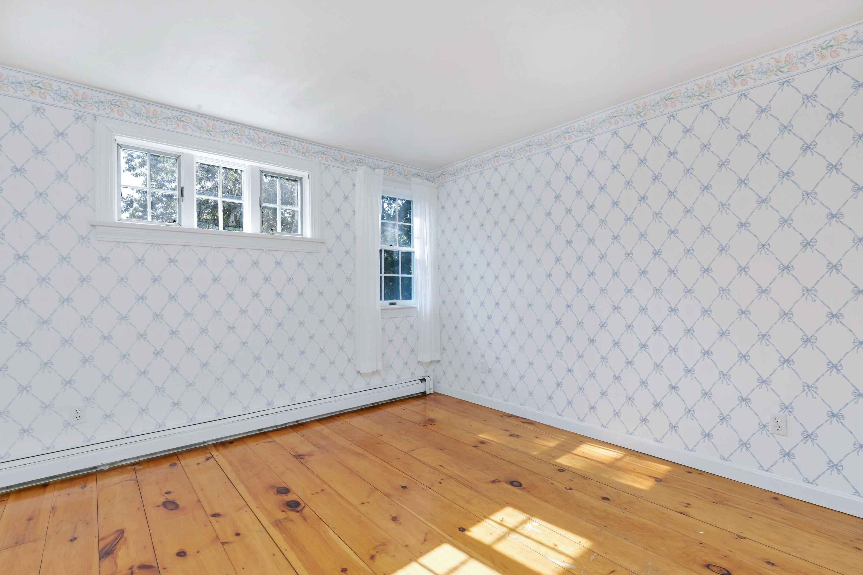 63 Emmons Road Falmouth, MA 02540 - Photo 26 of 49 63EmmLR-24