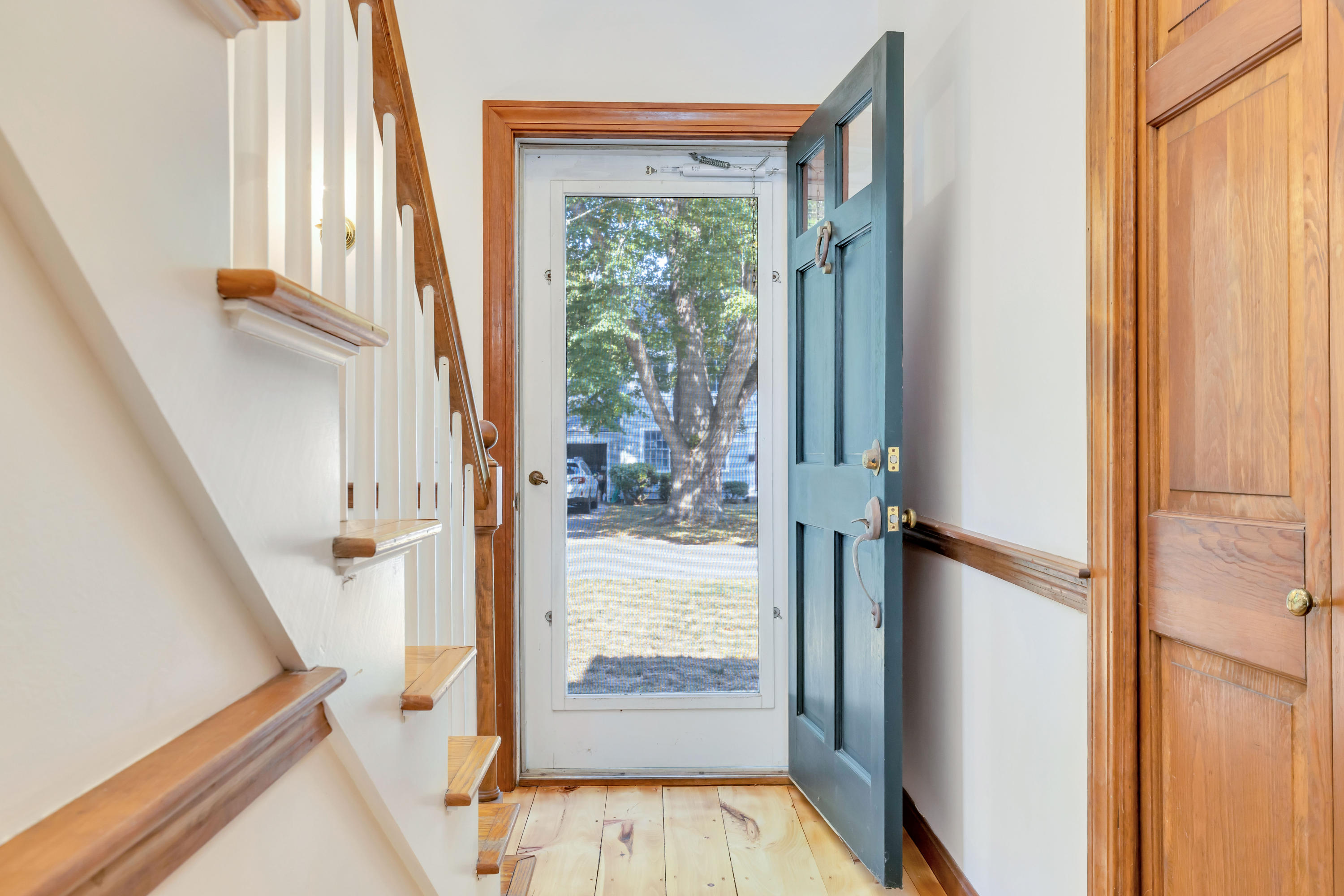 63 Emmons Road Falmouth, MA 02540 - Photo 4 of 49 63EmmLR-5