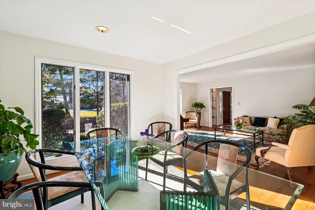 $1,095,000 | 73 Seminary Farm Road, Lutherville-Timonium, MD 21093