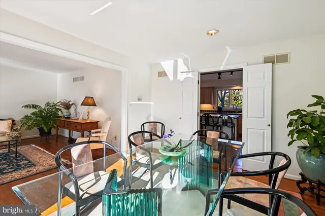 $1,095,000 | 73 Seminary Farm Road, Lutherville-Timonium, MD 21093