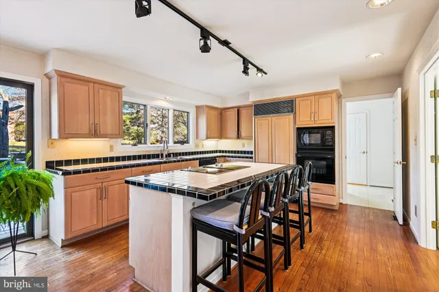 $1,095,000 | 73 Seminary Farm Road, Lutherville-Timonium, MD 21093