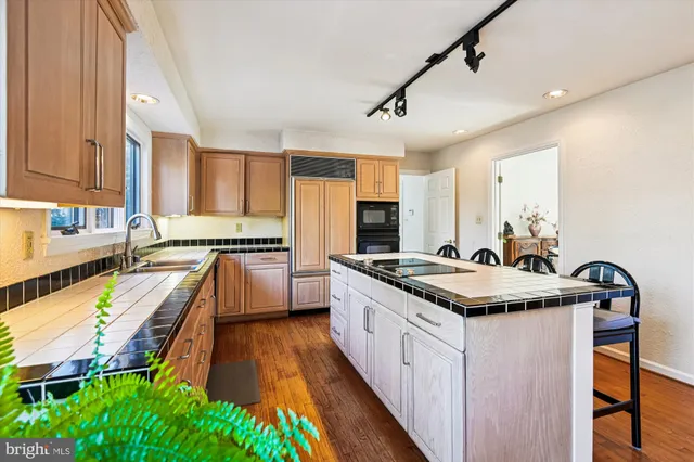 $1,095,000 | 73 Seminary Farm Road, Lutherville-Timonium, MD 21093