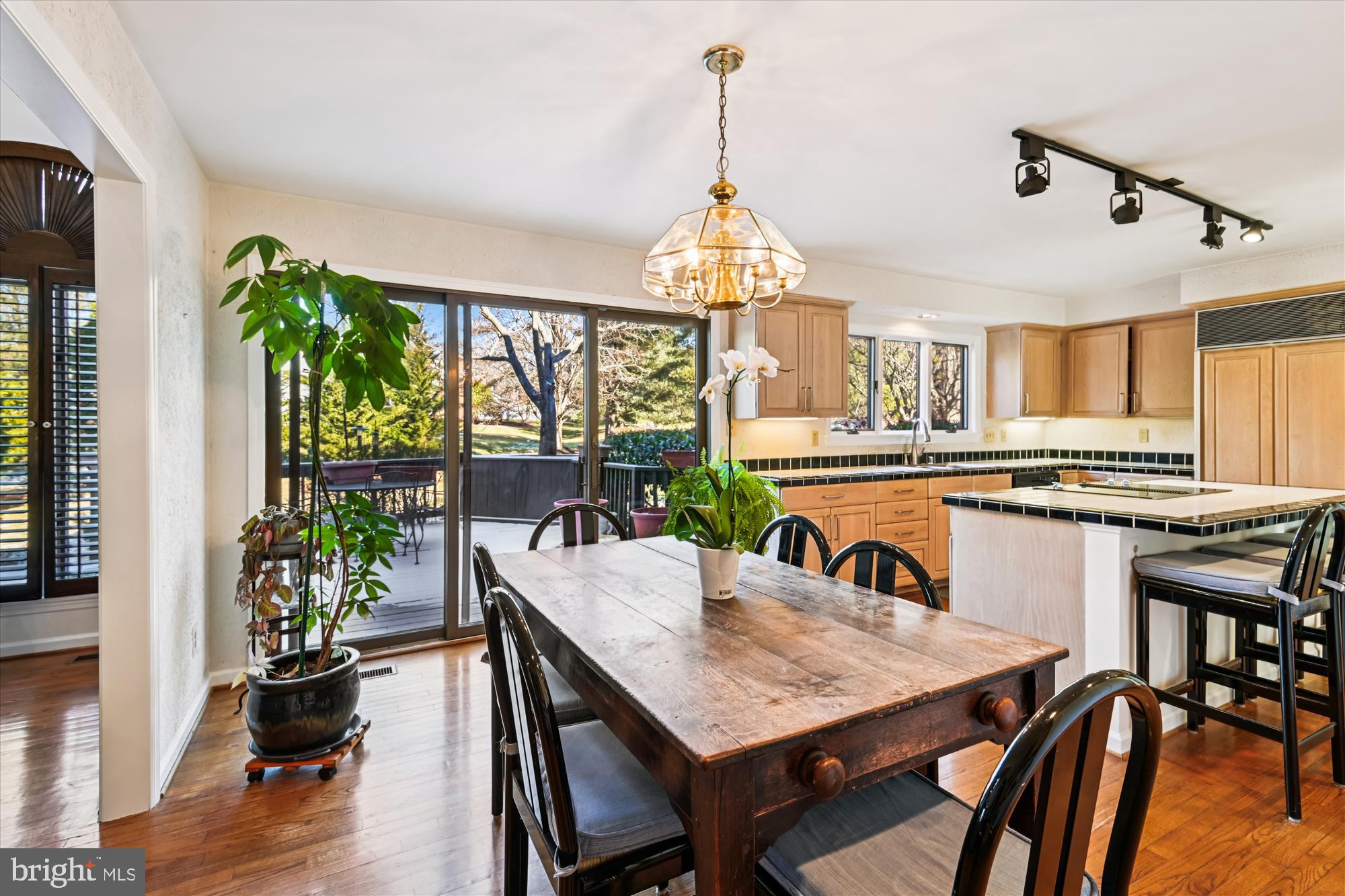 73 Seminary Farm Road Lutherville-Timonium, MD 21093 - Photo 22 of 93 Breakfast area of kitchen
