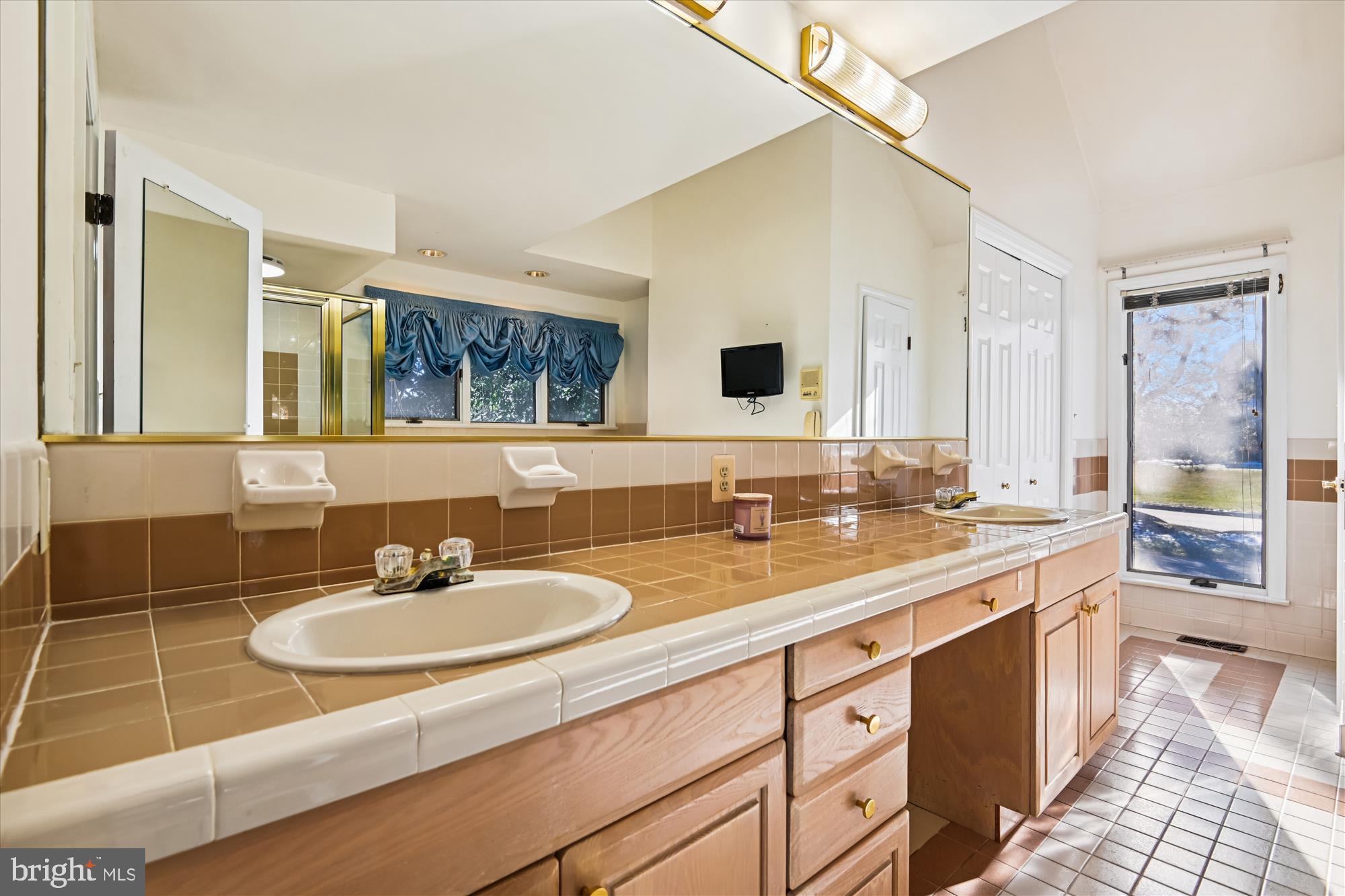 73 Seminary Farm Road Lutherville-Timonium, MD 21093 - Photo 40 of 93 Primary bathroom