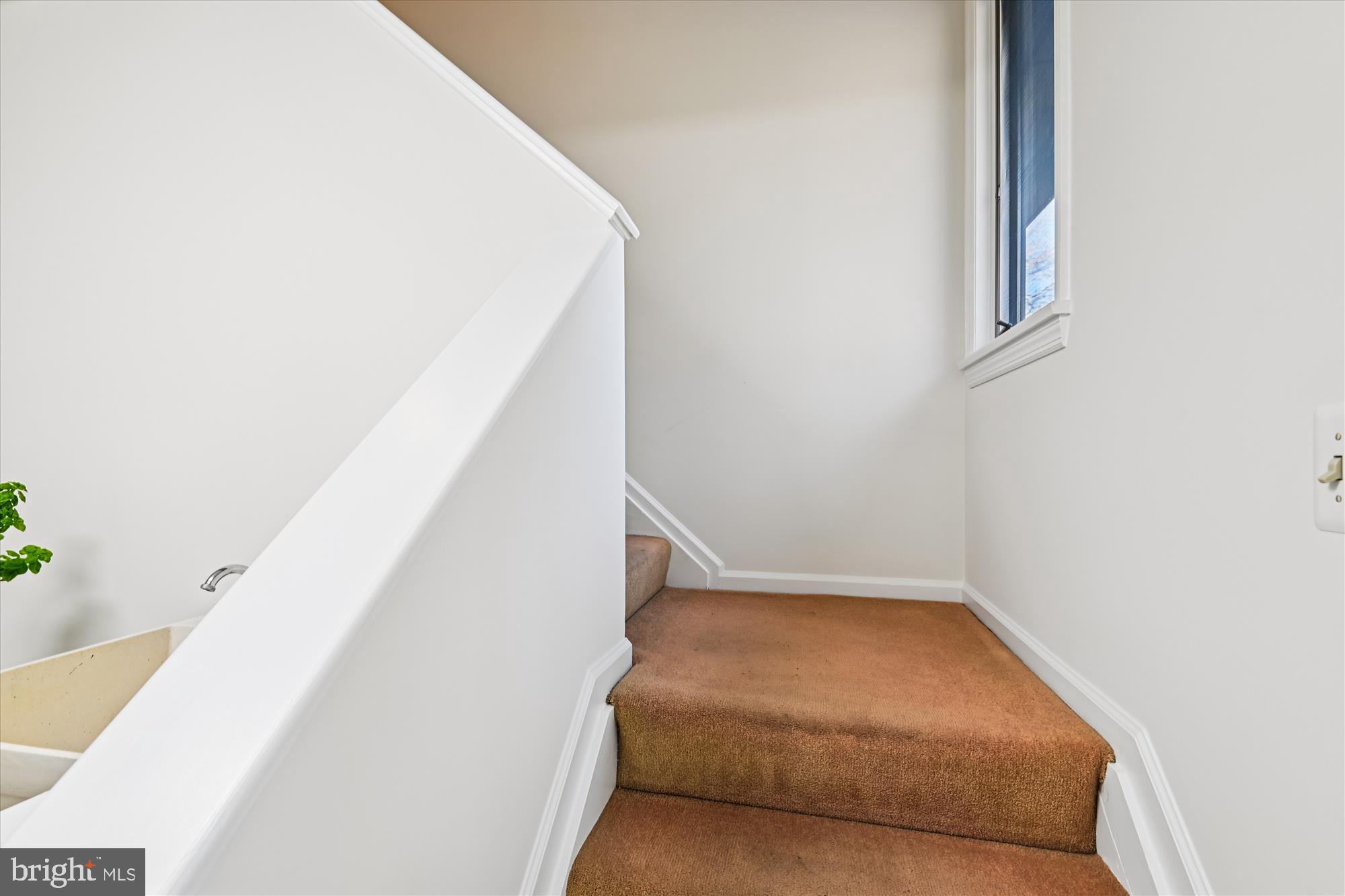 73 Seminary Farm Road Lutherville-Timonium, MD 21093 - Photo 43 of 93 Back staircase