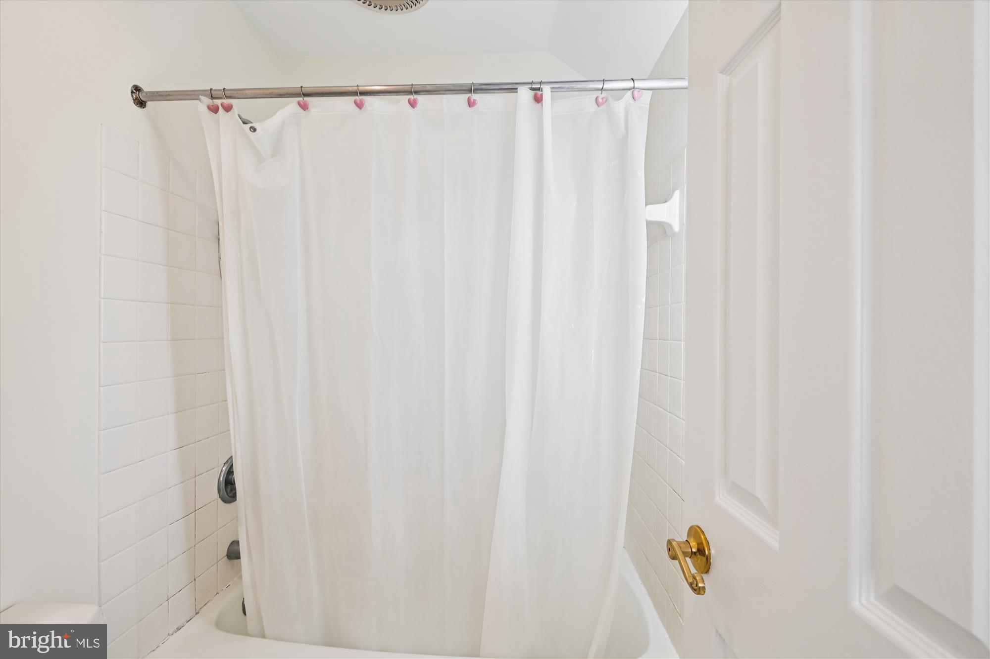 73 Seminary Farm Road Lutherville-Timonium, MD 21093 - Photo 67 of 93 Upstairs full bathroom