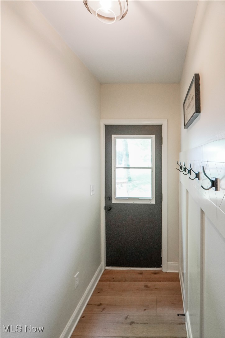 2078 South Medina Line Road Wadsworth, OH 44281 - Photo 32 of 49 Mudroom/Back Entry