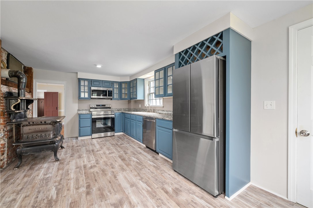 82 Williams Road Smithfield, RI 02917 - Photo 8 of 42