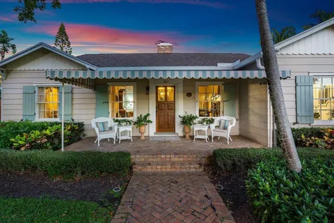 $2,399,990 | 521 North Swinton Avenue, Delray Beach, FL 33444