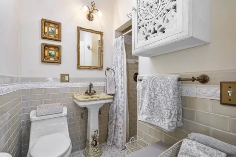 $2,399,990 | 521 North Swinton Avenue, Delray Beach, FL 33444