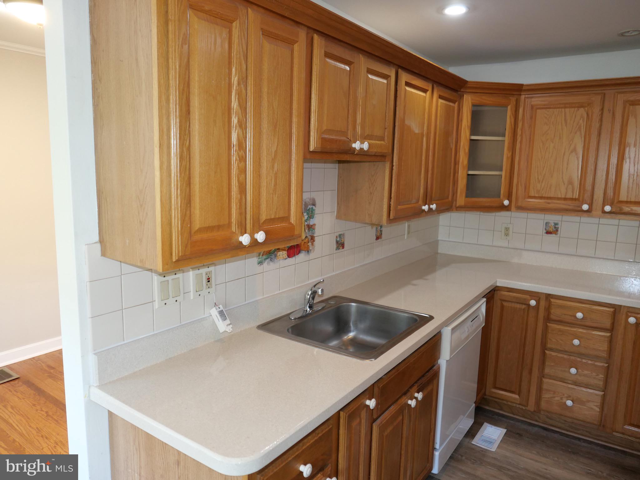 236 Blanchard Road Drexel Hill, PA 19026 - Photo 10 of 26 Kitchen