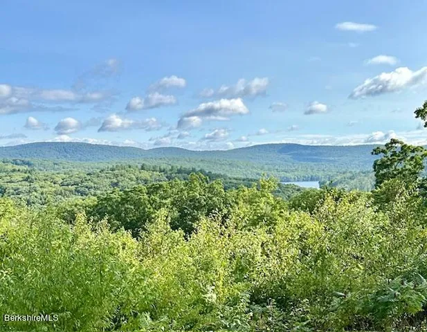 $1,850,000 | 26 A Stonebridge Way, Tyringham, MA 01238
