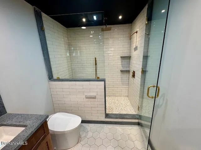 a view of a bunch of trees and bushes