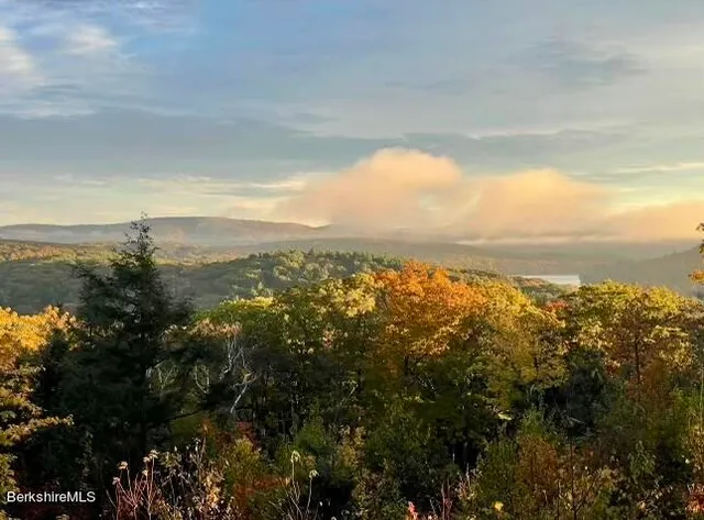 $1,850,000 | 26 A Stonebridge Way, Tyringham, MA 01238