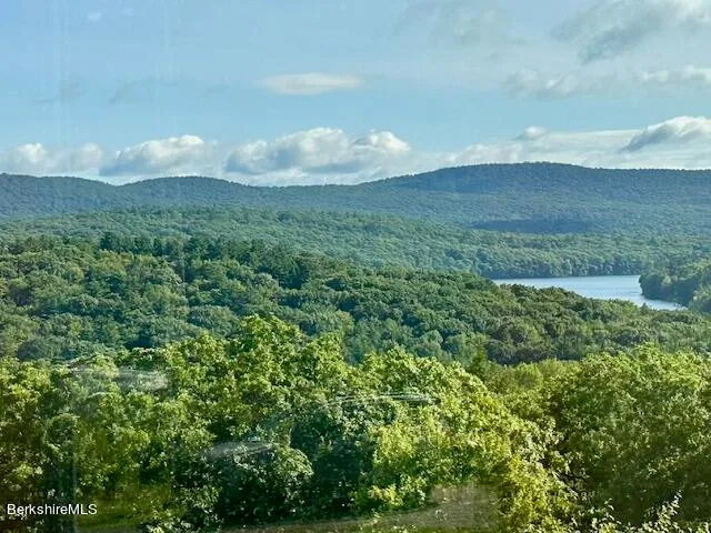 $1,850,000 | 26 A Stonebridge Way, Tyringham, MA 01238