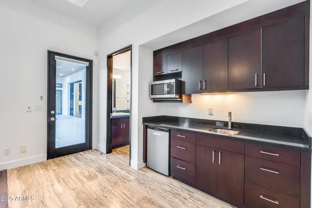 $1,950,000 | 1101 East Warner Road, Unit 117, Tempe, AZ 85284