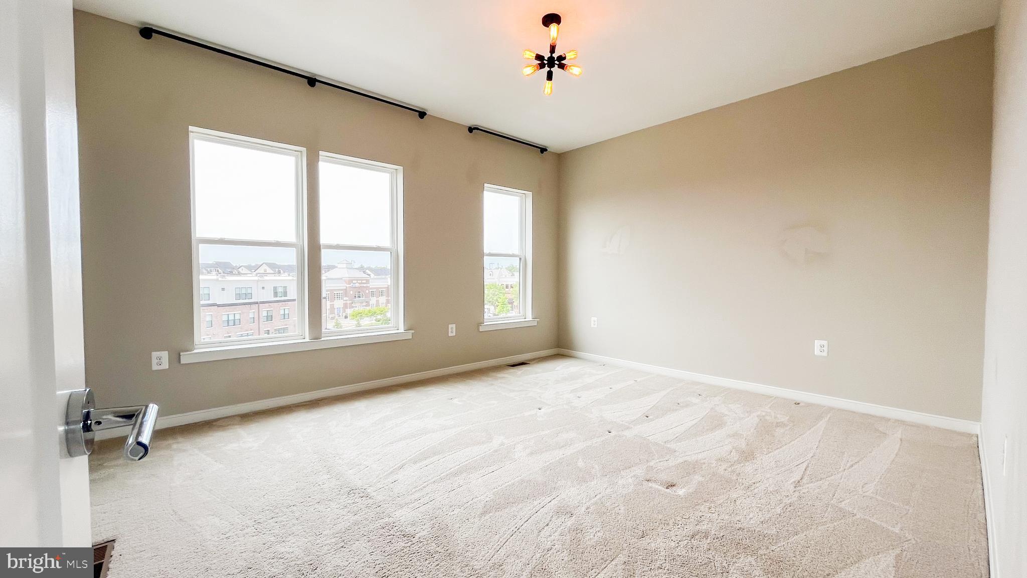 22905 Emberbrook Circle Brambleton, VA 20148 - Photo 11 of 19