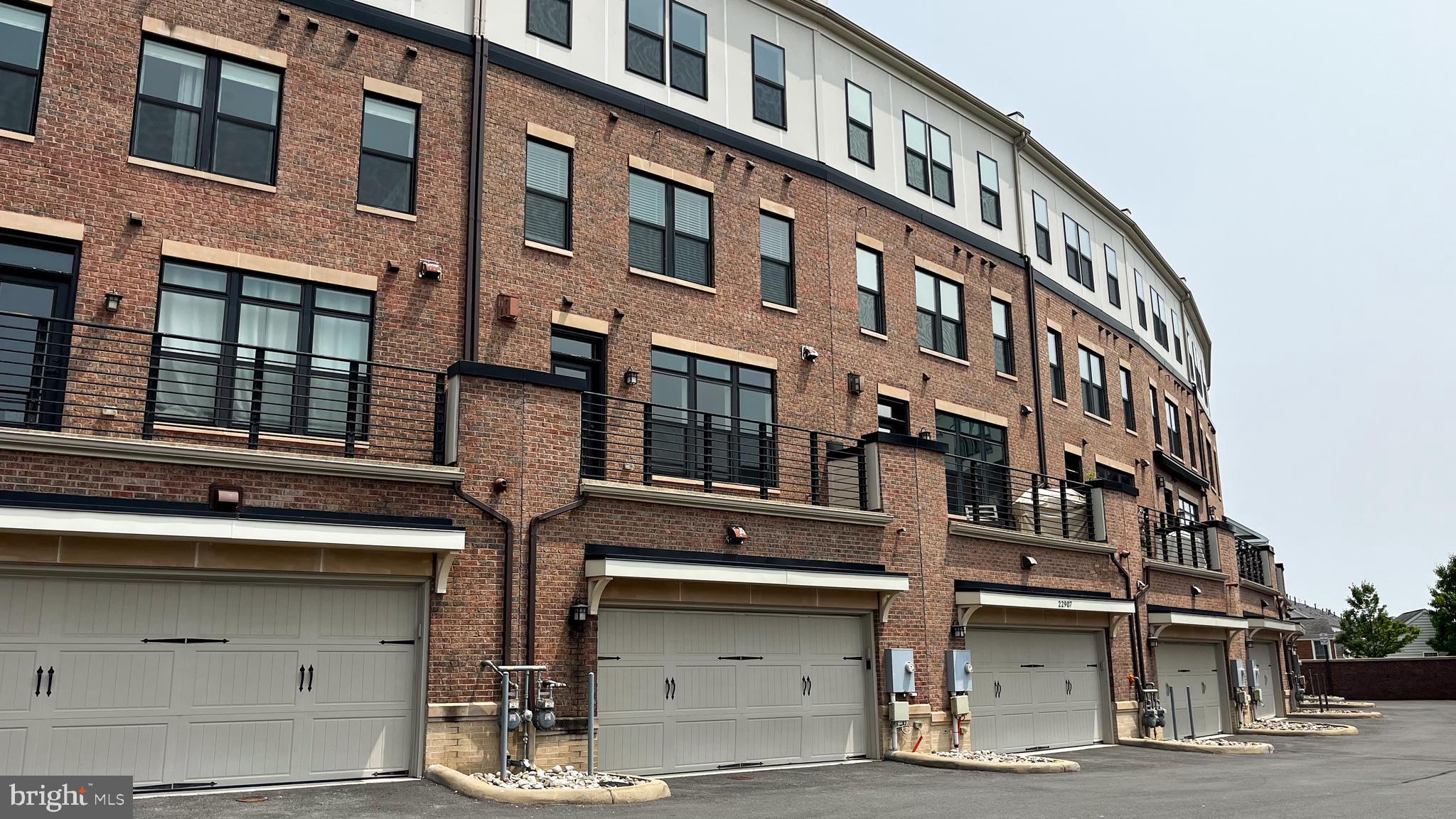 22905 Emberbrook Circle Brambleton, VA 20148 - Photo 18 of 19