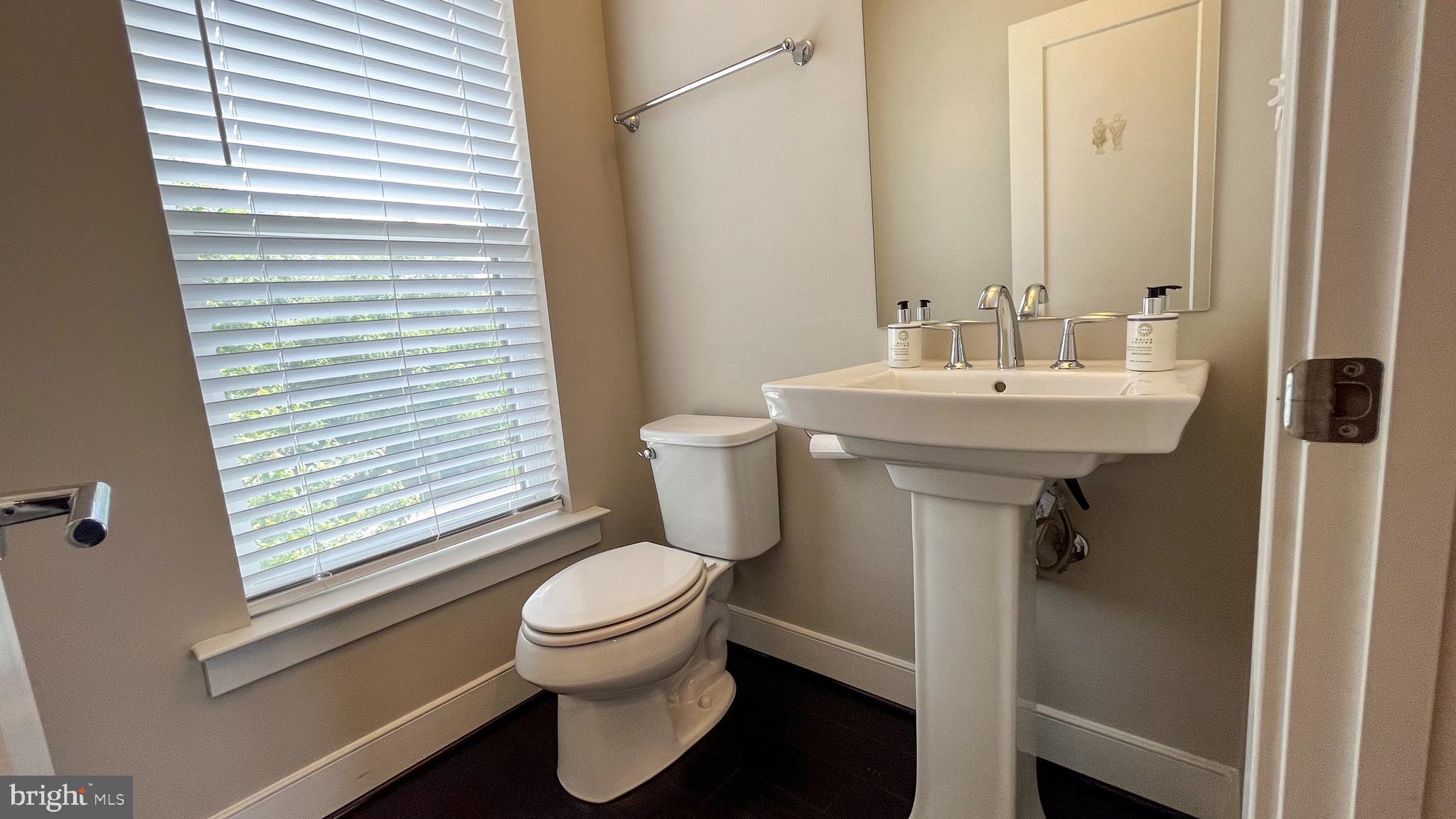 22905 Emberbrook Circle Brambleton, VA 20148 - Photo 7 of 19