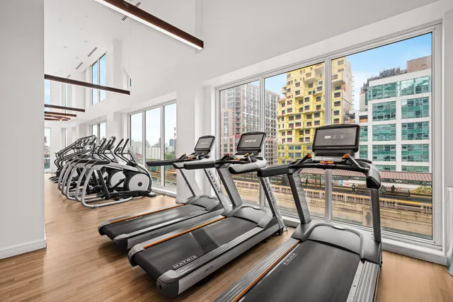 $1,295,000 | 24-16 Queens Plaza South, Unit 2A | Long Island City