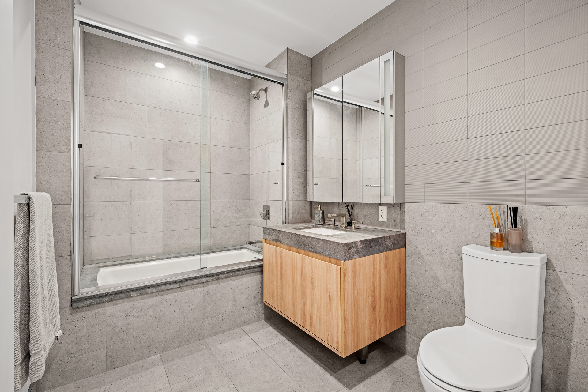 24-16 Queens Plaza South, Unit 2A Queens, NY 11101 - Photo 8 of 20