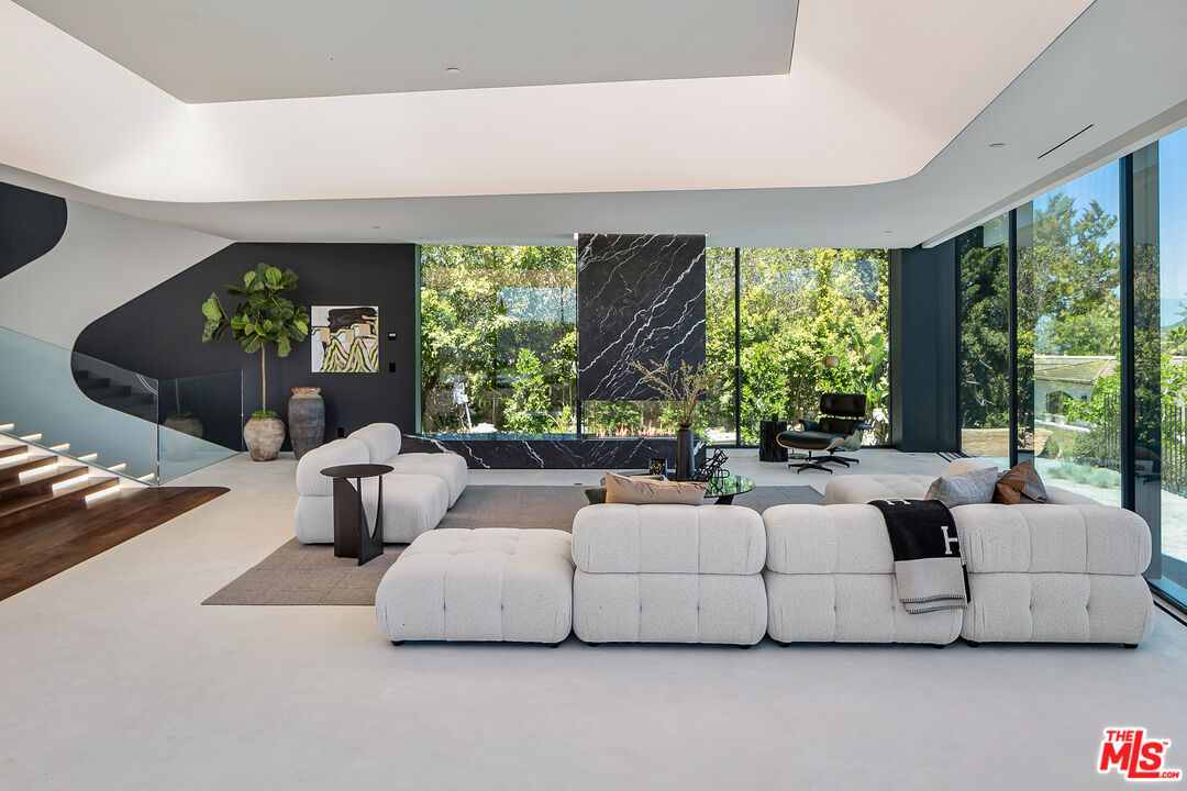 1254 Roberto Lane Los Angeles, CA 90077 - Photo 9 of 43 Gallery Image 9