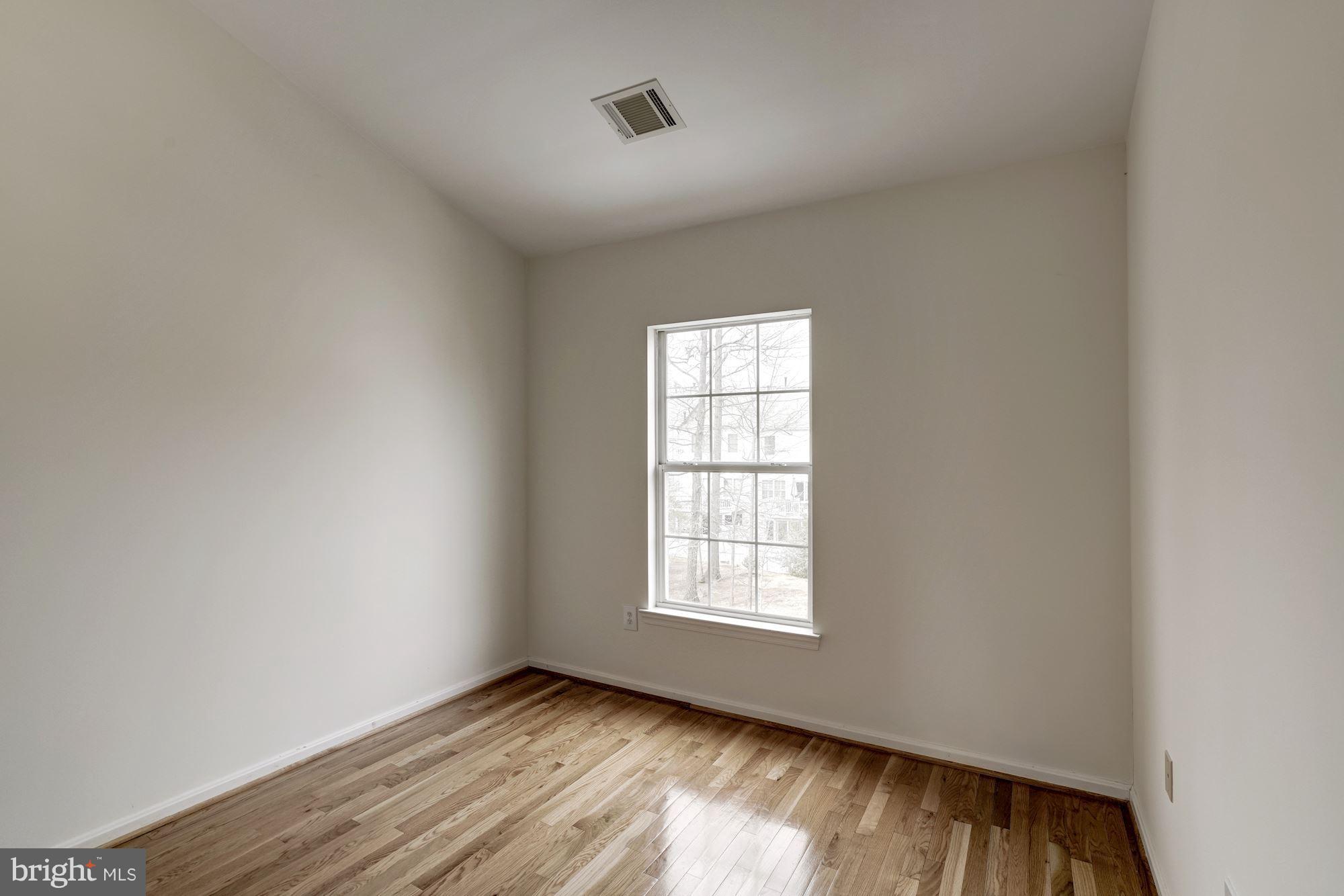 12007 Edgemere Circle Reston, VA 20190 - Photo 13 of 19 3rd bedroom with hardwood floors
