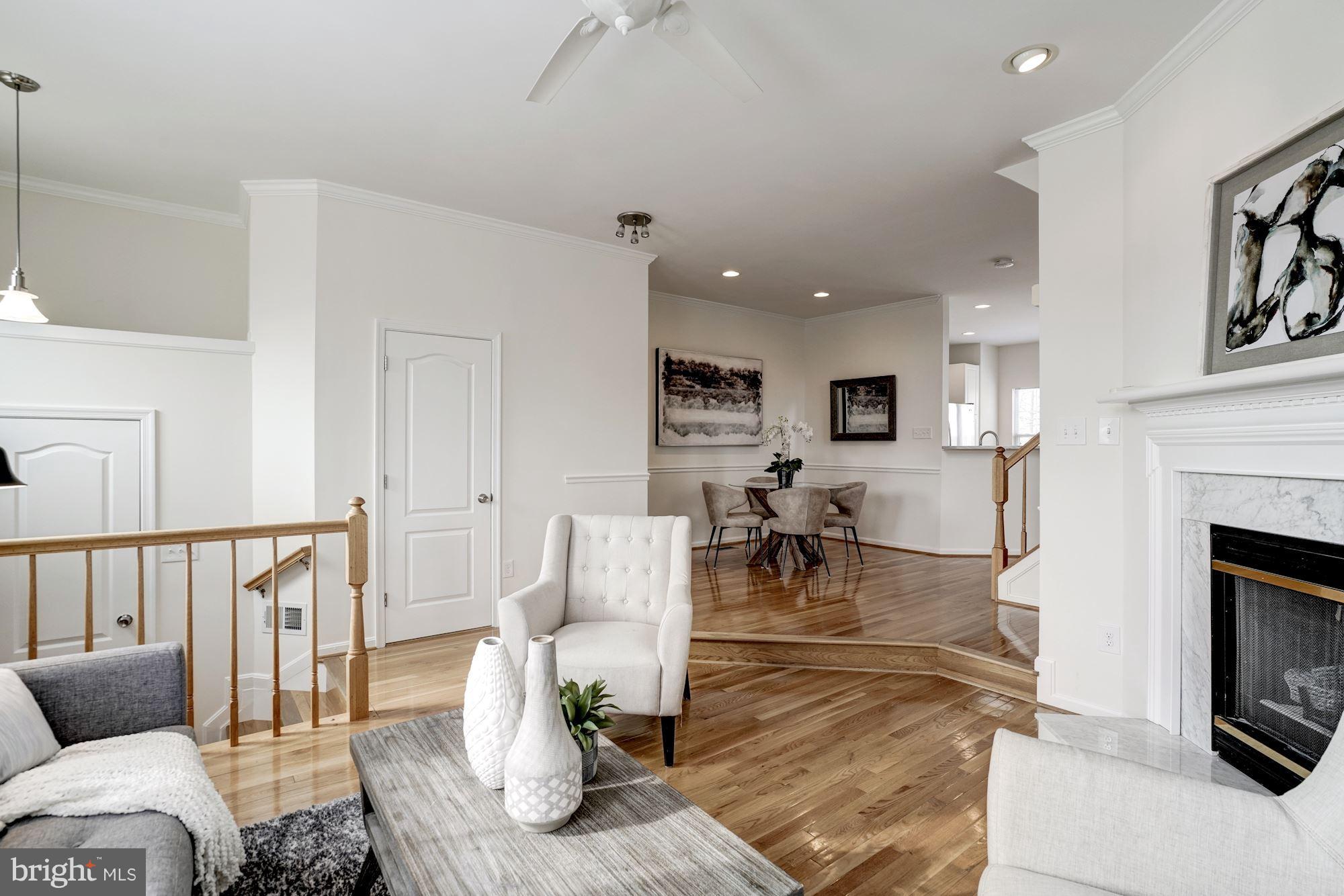 12007 Edgemere Circle Reston, VA 20190 - Photo 4 of 19 Interior (General)