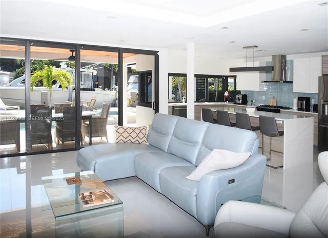 $1,959,990 | 2734 Southeast 14th Street, Pompano Beach, FL 33062