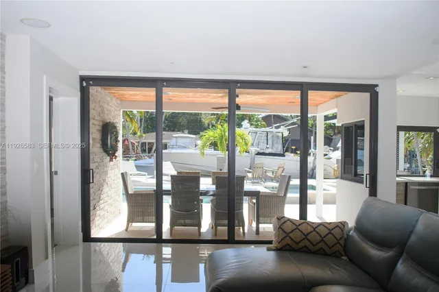 $1,959,990 | 2734 Southeast 14th Street, Pompano Beach, FL 33062