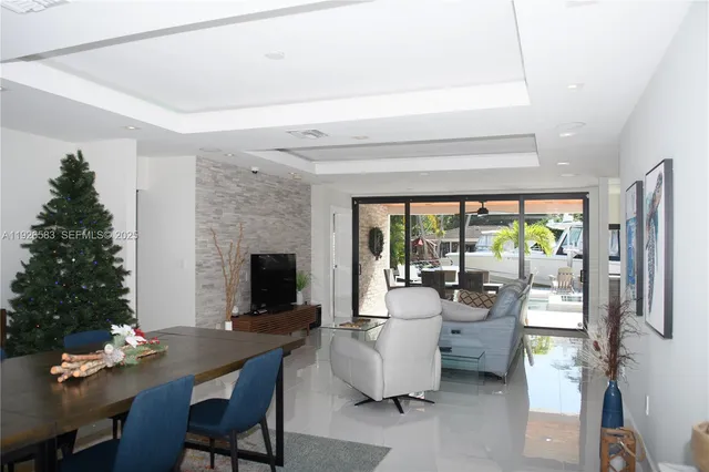 $1,959,990 | 2734 Southeast 14th Street, Pompano Beach, FL 33062